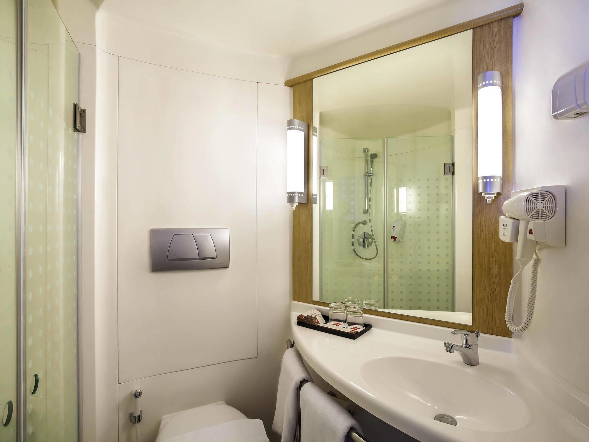 Ibis Manado City Center Boulevard Zewnętrze zdjęcie
